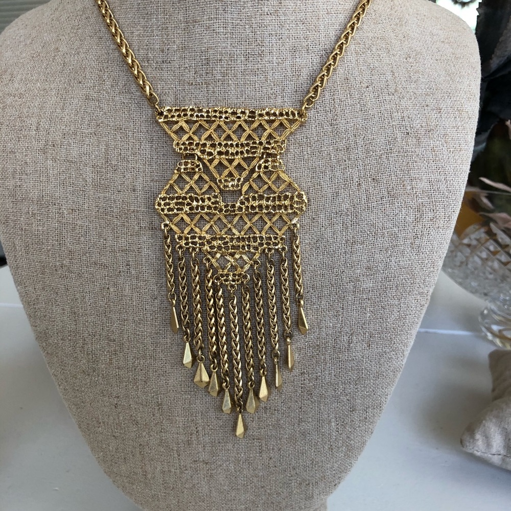 Stella & Dot Alila Lace Necklace